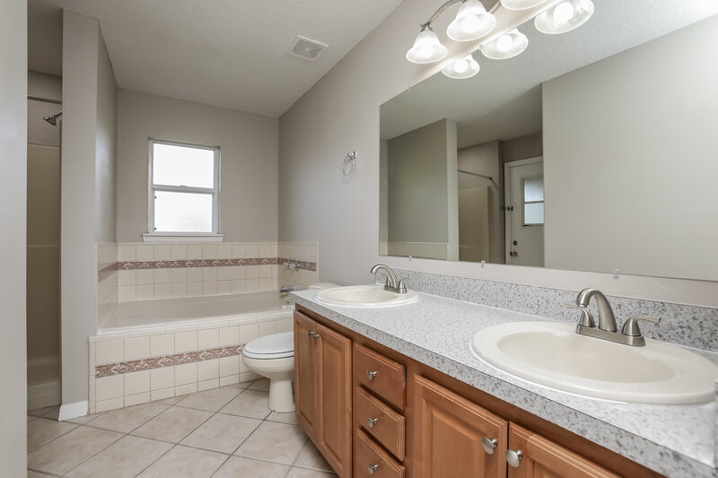 2,420/Mo, 4205 Shadow Creek Cir Oviedo, FL 32765 Bathroom View