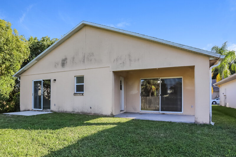 2,420/Mo, 4205 Shadow Creek Cir Oviedo, FL 32765 Rear View