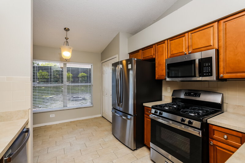 2,265/Mo, 13124 Baneberry Ct Clermont, FL 34711 Kitchen View 2