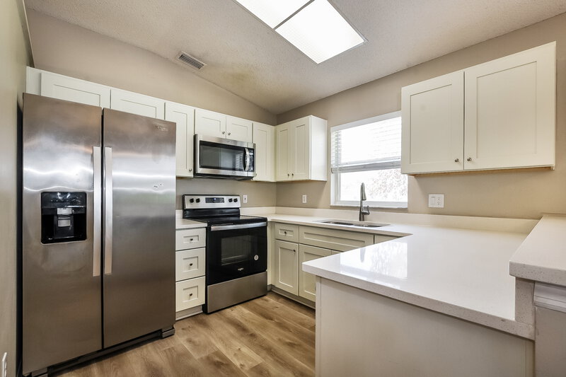 2,455/Mo, 7741 Wicklow Cir Orlando, FL 32817 Kitchen View