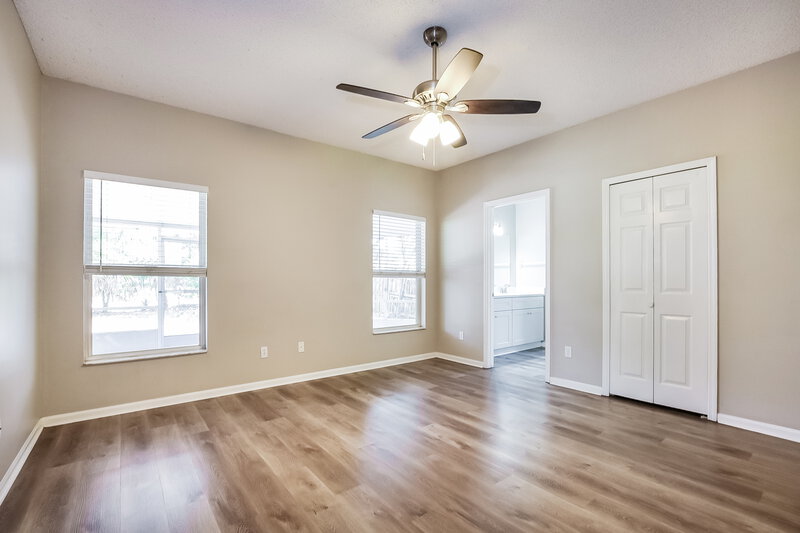 2,455/Mo, 7741 Wicklow Cir Orlando, FL 32817 Main Bedroom View