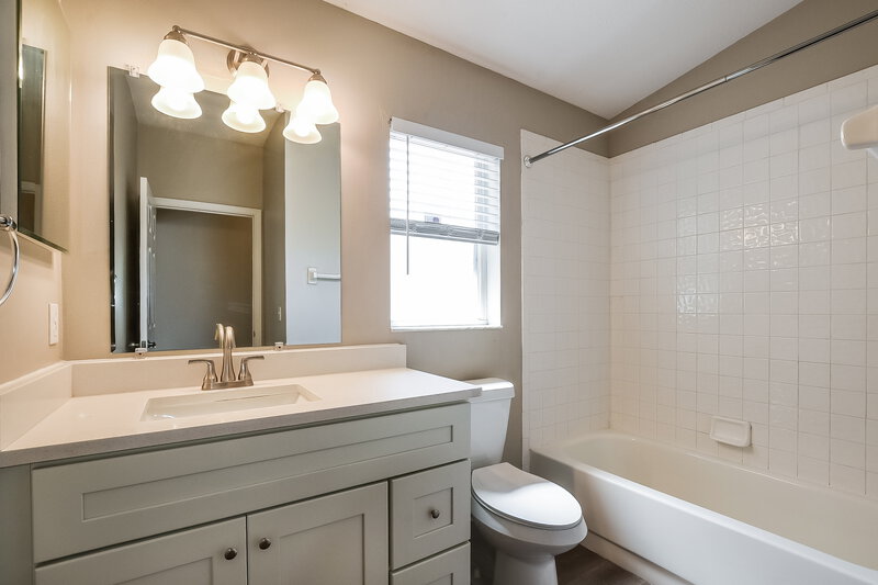 2,455/Mo, 7741 Wicklow Cir Orlando, FL 32817 Bathroom View