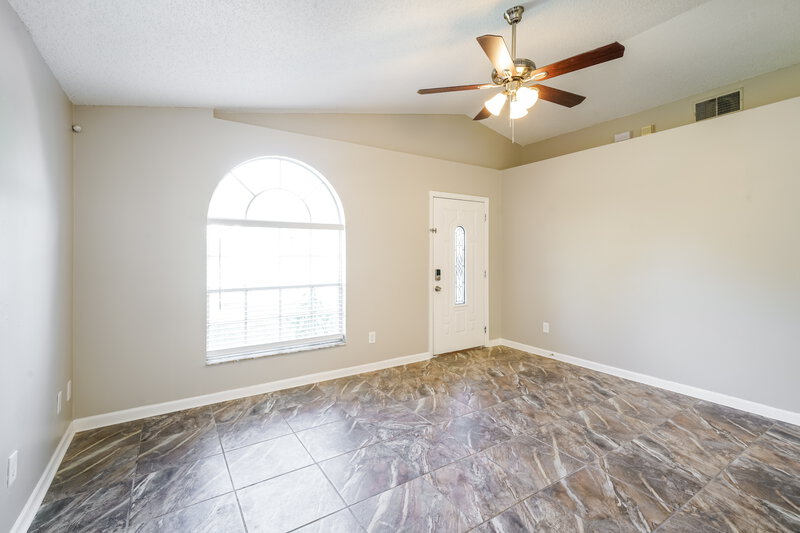 1,870/Mo, 304 McCoy Village Ct Apopka, FL 32712 Living Room View