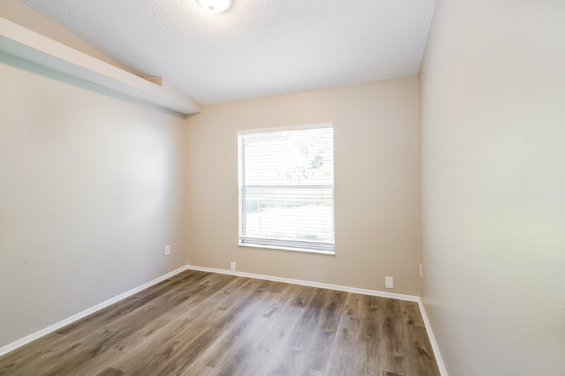 1,870/Mo, 304 McCoy Village Ct Apopka, FL 32712 Main Bedroom View 2