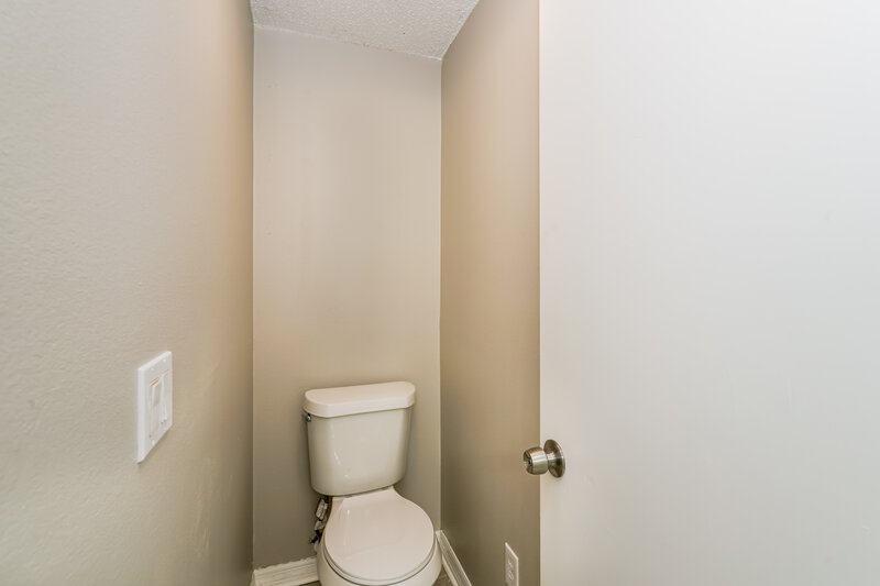 1,870/Mo, 304 McCoy Village Ct Apopka, FL 32712 Main Bathroom View 2