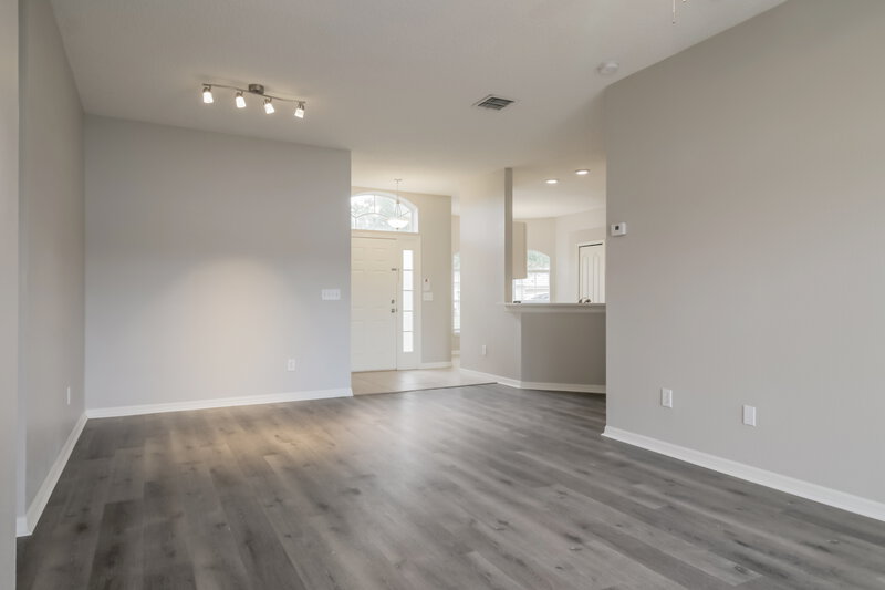 2,425/Mo, 4244 Waterside Pointe Cir Orlando, FL 32829 Living Room View 2
