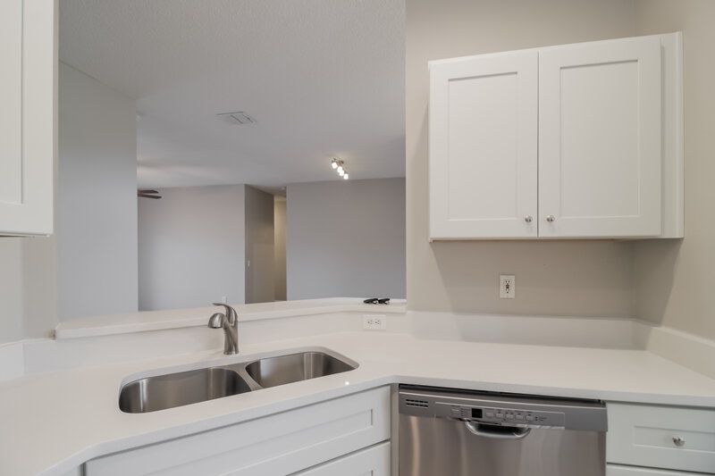 2,425/Mo, 4244 Waterside Pointe Cir Orlando, FL 32829 Kitchen View 2