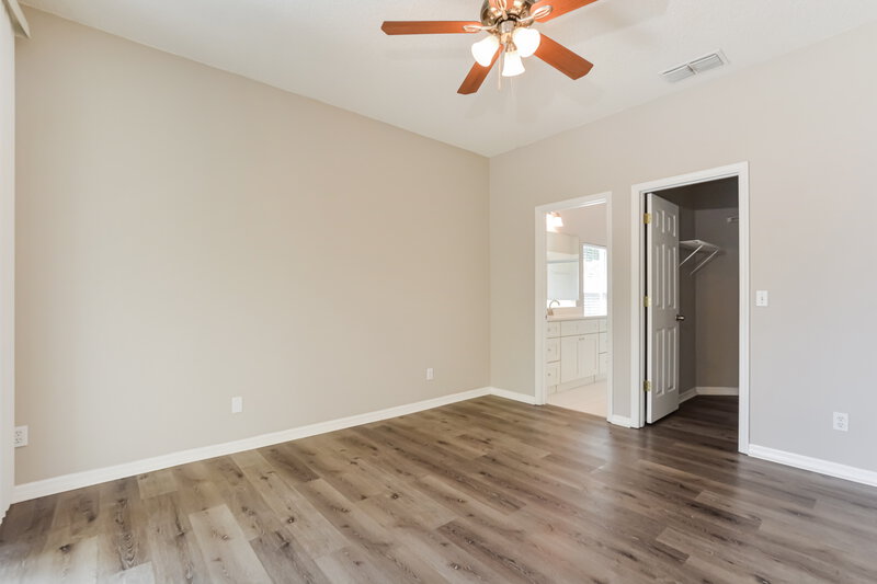 2,465/Mo, 10512 Petaloma Dr Orlando, FL 32817 Main Bedroom View 2