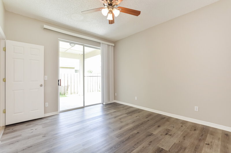 2,465/Mo, 10512 Petaloma Dr Orlando, FL 32817 Main Bedroom View 3