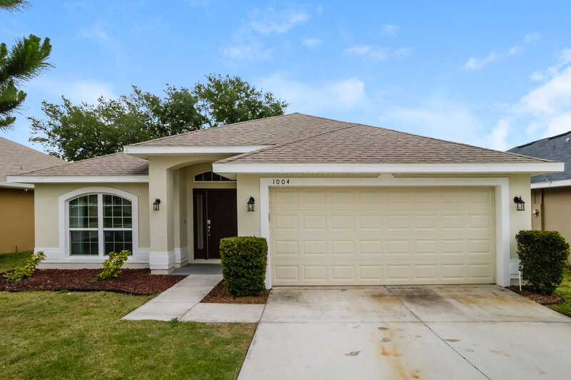 2,280/Mo, 1004 Kellogg Dr Tavares, FL 32778 External View