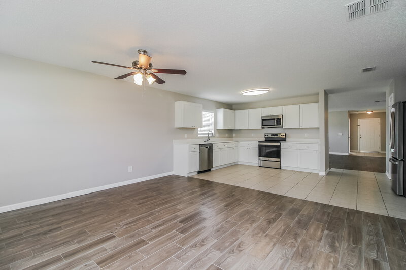 2,395/Mo, 114 Bristol Forest Trl Sanford, FL 32771 Dining Room View 2