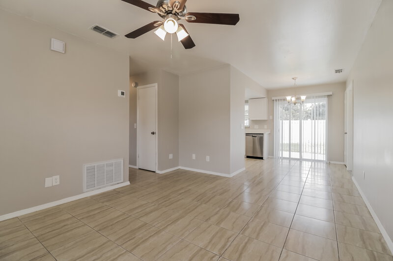 2,055/Mo, 2008 Las Palmas Cir Orlando, FL 32822 Living Room View