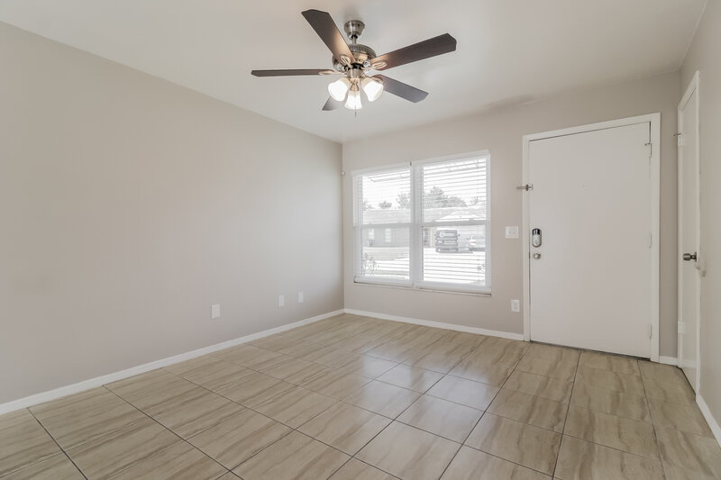 2,055/Mo, 2008 Las Palmas Cir Orlando, FL 32822 Living Room View 2