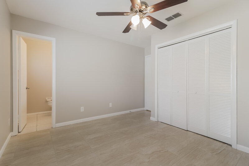 2,055/Mo, 2008 Las Palmas Cir Orlando, FL 32822 Main Bedroom View 2