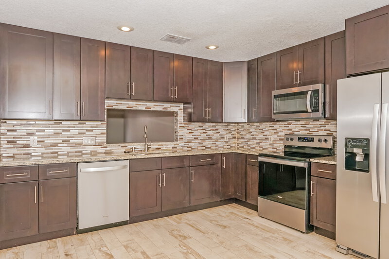 2,540/Mo, 906 Waybourne Way Lake Mary, FL 32746 Kitchen View