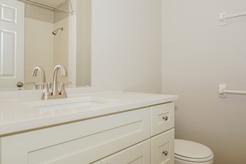2,540/Mo, 906 Waybourne Way Lake Mary, FL 32746 Bathroom View