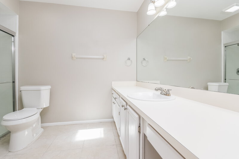 2,150/Mo, 1422 Mimi Ct Kissimmee, FL 34744 Main Bathroom View