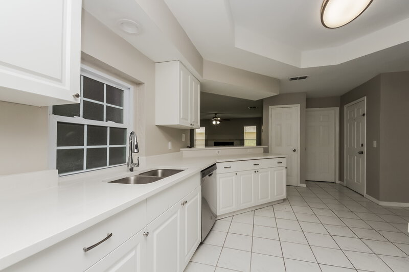 2,270/Mo, 20122 Marlin St Orlando, FL 32833 Kitchen View 2