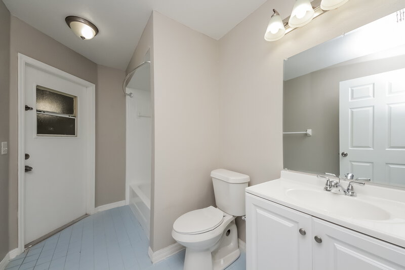 2,270/Mo, 20122 Marlin St Orlando, FL 32833 Bathroom View