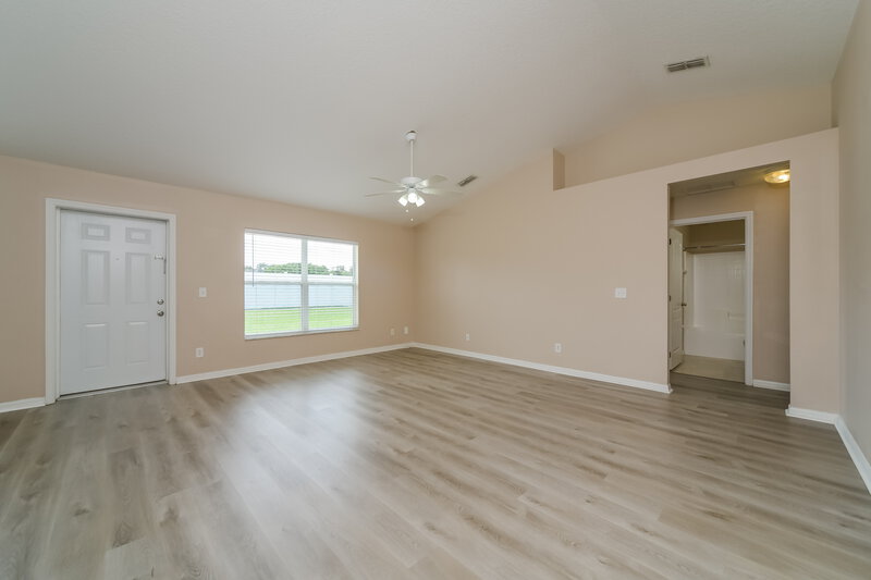 2,125/Mo, 2151 Antler Dr Saint Cloud, FL 34772 Living Room View 3