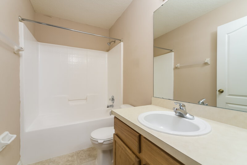 2,125/Mo, 2151 Antler Dr Saint Cloud, FL 34772 Bathroom View
