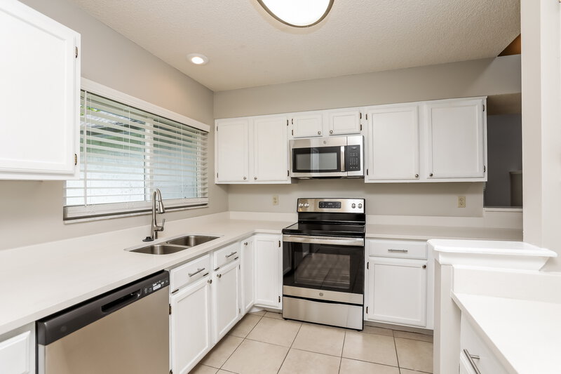 2,295/Mo, 314 Foxboro Ct Lake Mary, FL 32746 Kitchen View