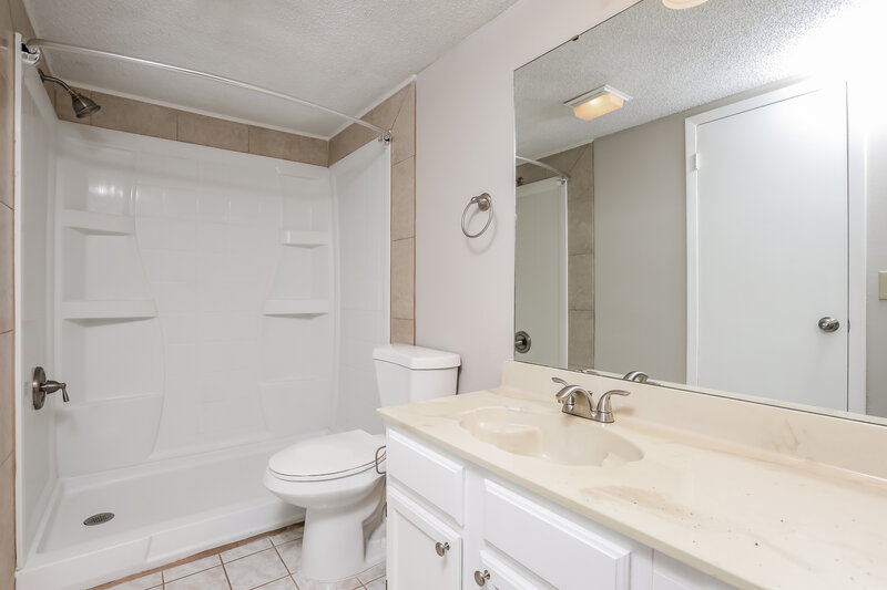 2,295/Mo, 314 Foxboro Ct Lake Mary, FL 32746 Main Bathroom View