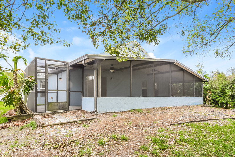 2,390/Mo, 128 Queens Ct Sanford, FL 32771 Rear View