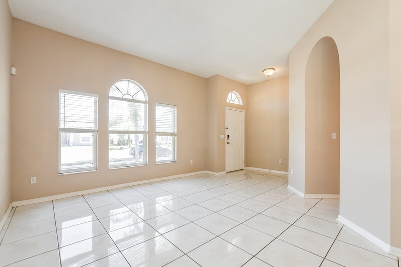 2,190/Mo, 12805 Woodbury Glen Dr Orlando, FL 32828 Living Room View