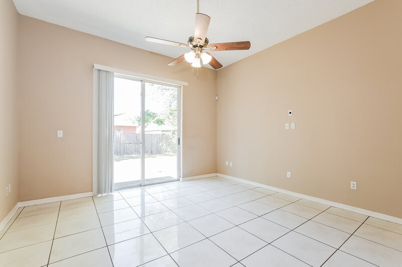 2,190/Mo, 12805 Woodbury Glen Dr Orlando, FL 32828 Family Room View