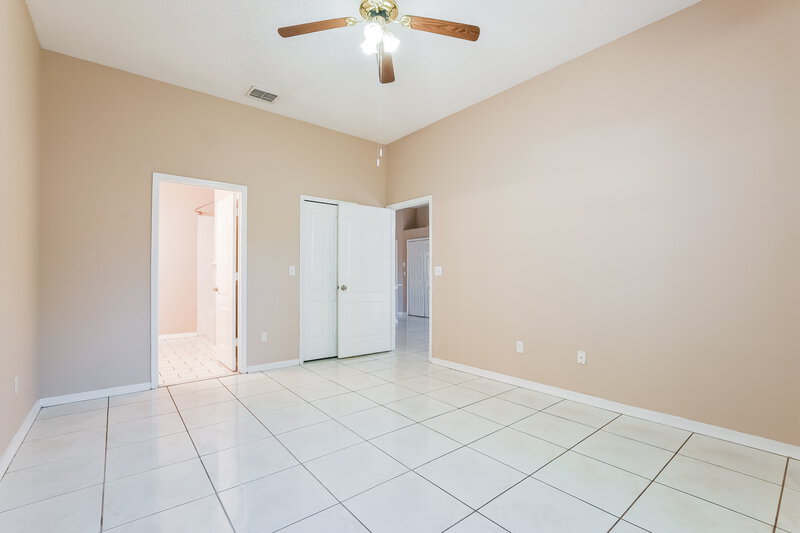 2,190/Mo, 12805 Woodbury Glen Dr Orlando, FL 32828 Main Bedroom View 2