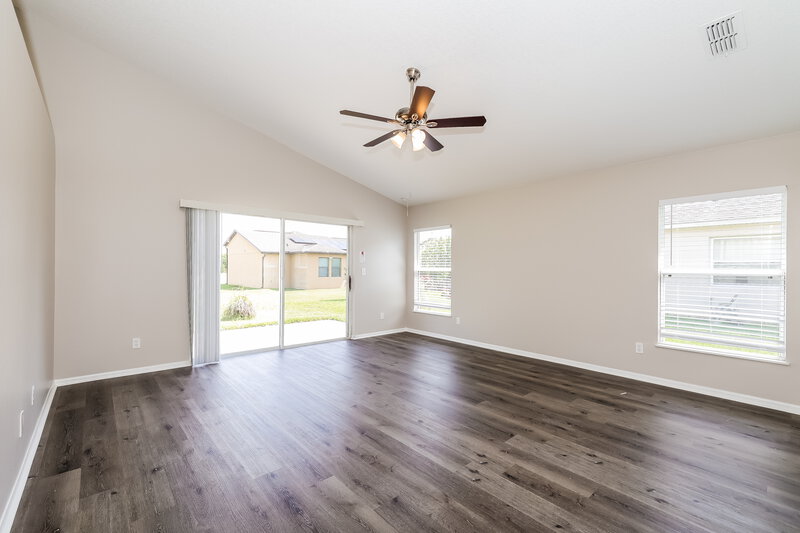 1,820/Mo, 4617 Woodford Dr Kissimmee, FL 34758 Living Room View 2