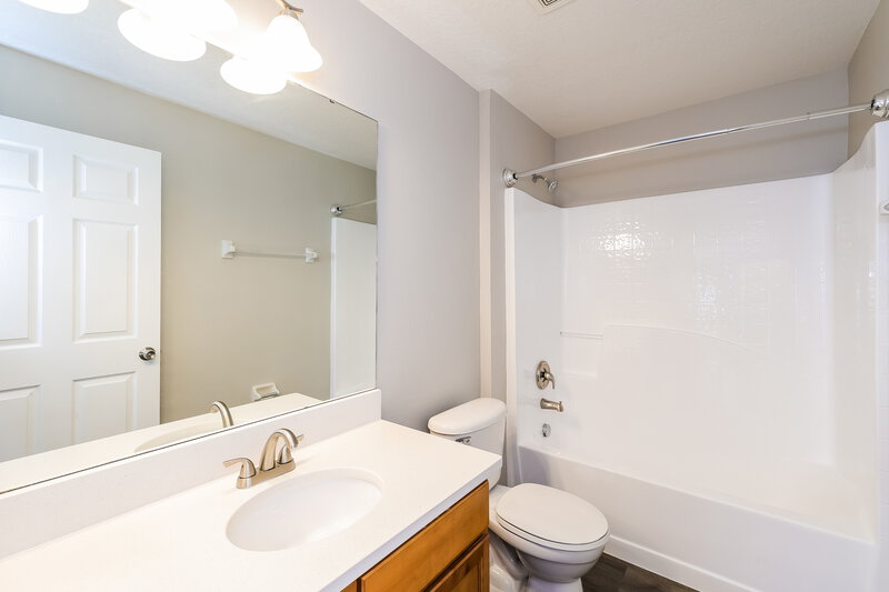 1,820/Mo, 4617 Woodford Dr Kissimmee, FL 34758 Bathroom View