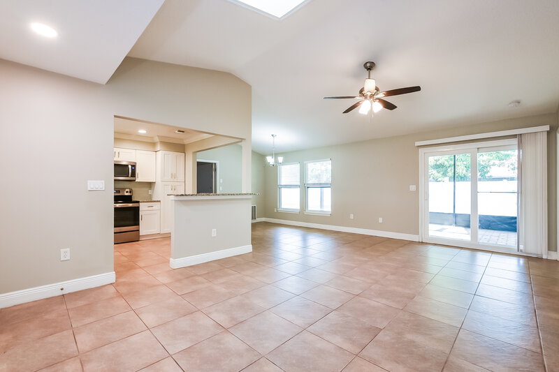 2,195/Mo, 4808 Reginald Rd Orlando, FL 32829 Living Room View 3