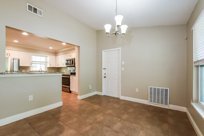 2,195/Mo, 4808 Reginald Rd Orlando, FL 32829 Dining Room View 2