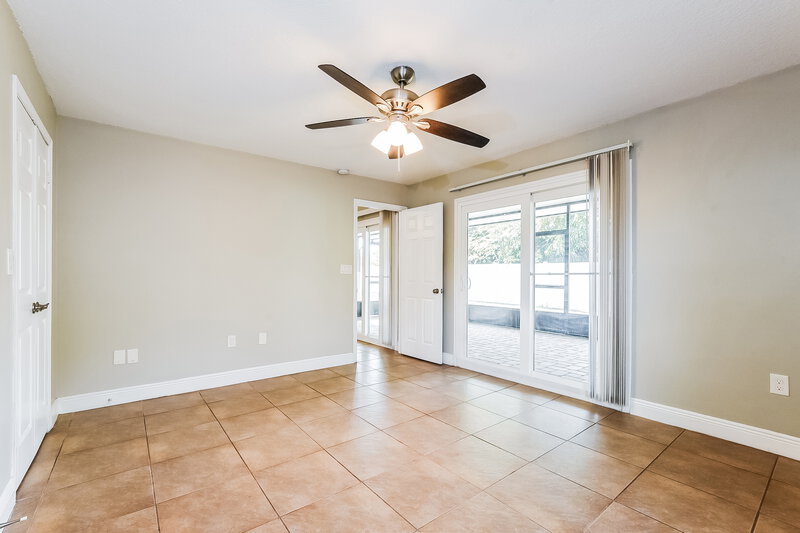 2,195/Mo, 4808 Reginald Rd Orlando, FL 32829 Main Bedroom View 2