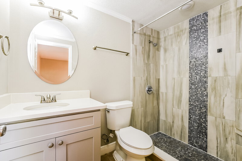 2,195/Mo, 4808 Reginald Rd Orlando, FL 32829 Bathroom View