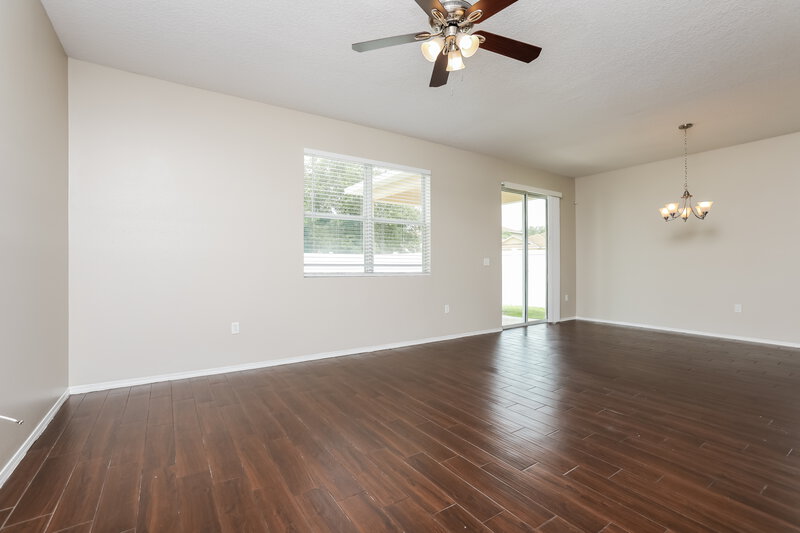 2,065/Mo, 5117 Ballark St Mount Dora, FL 32757 Living Room View