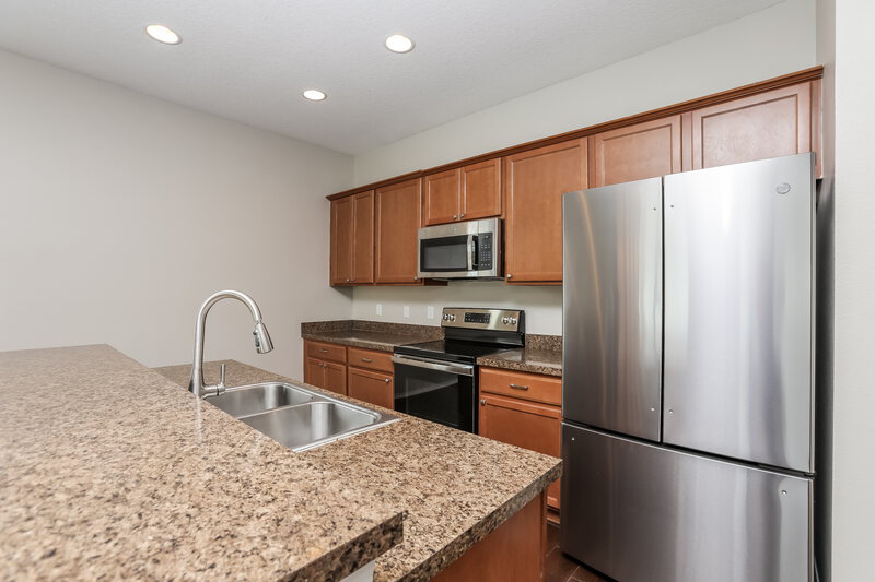 2,065/Mo, 5117 Ballark St Mount Dora, FL 32757 Kitchen View