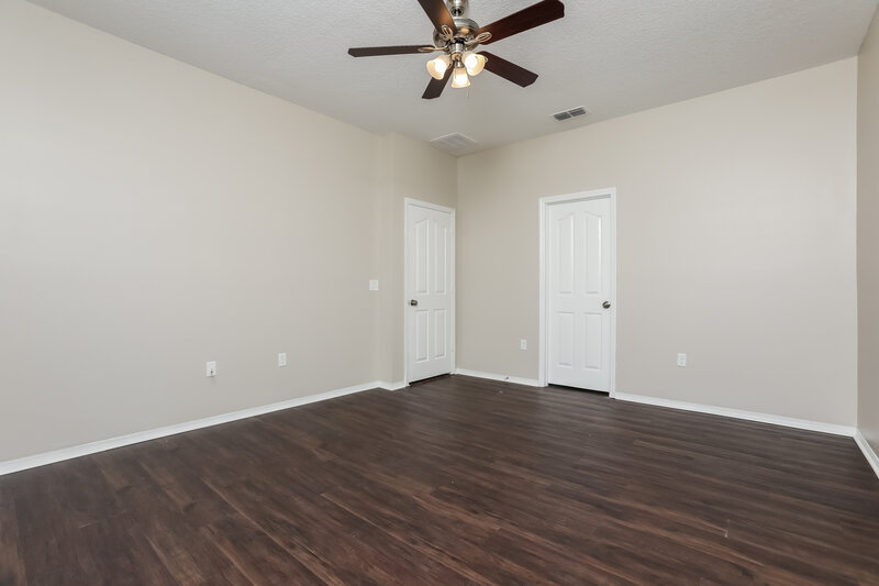 2,065/Mo, 5117 Ballark St Mount Dora, FL 32757 Main Bedroom View 2