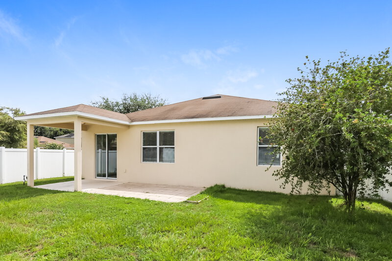 2,065/Mo, 5117 Ballark St Mount Dora, FL 32757 Rear View 2
