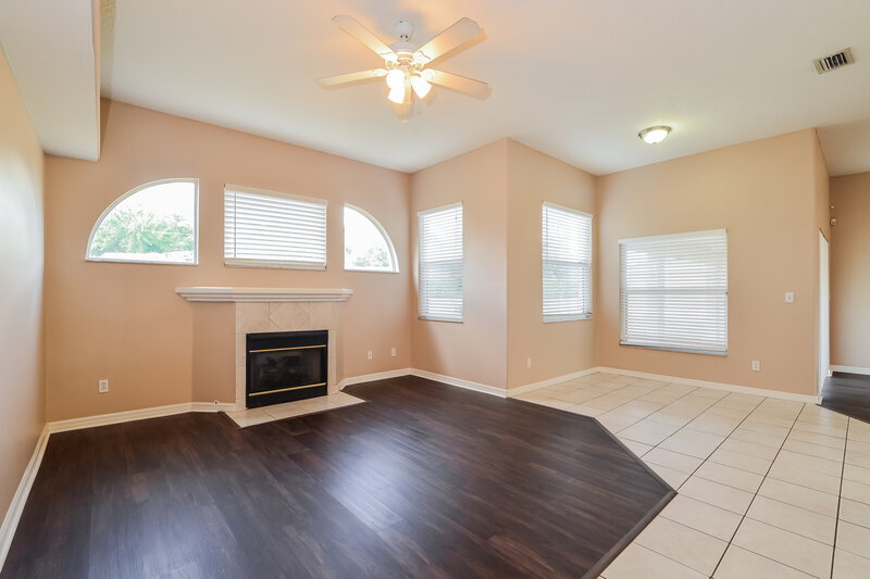 2,375/Mo, 1604 Silhouette Dr Clermont, FL 34711 Living Room View