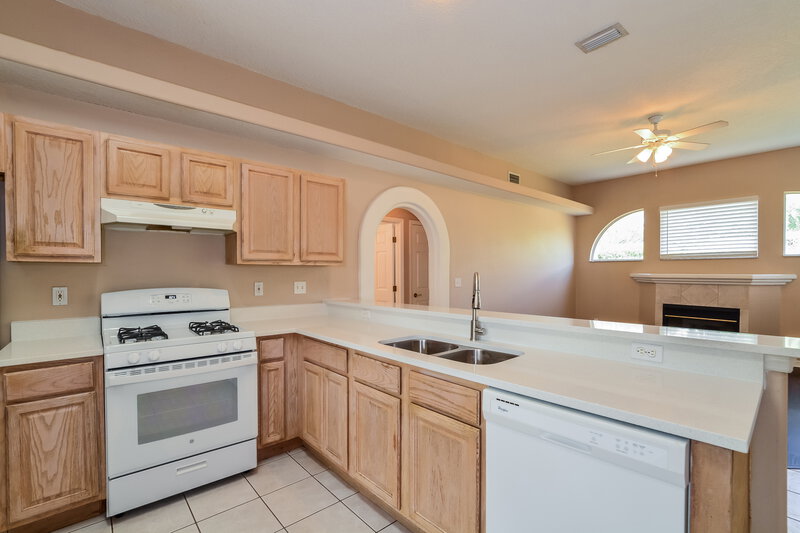 2,375/Mo, 1604 Silhouette Dr Clermont, FL 34711 Kitchen View 2