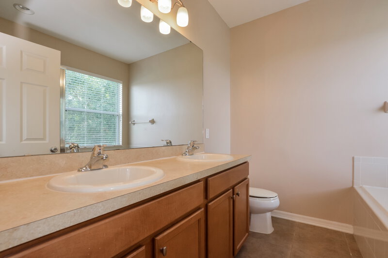 2,470/Mo, 1302 Glenleigh Dr Ocoee, FL 34761 Main Bathroom View
