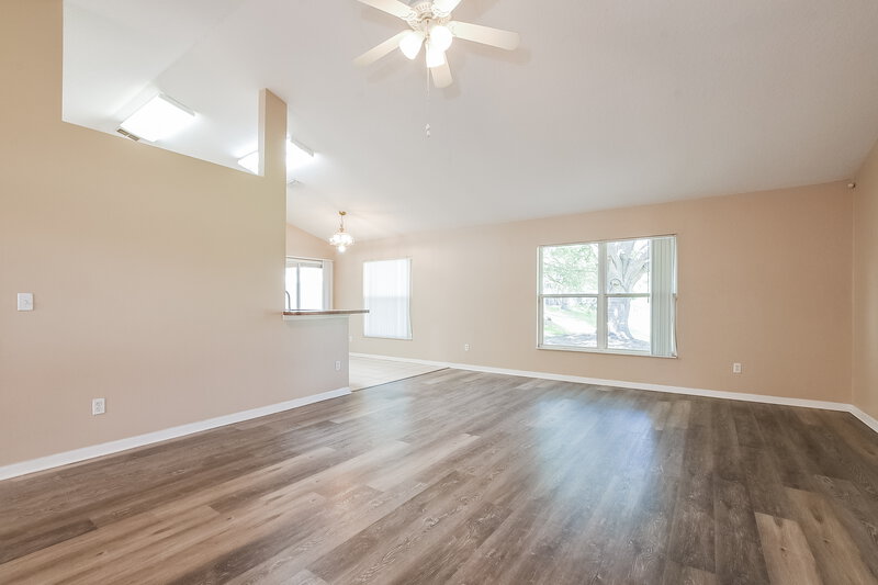2,060/Mo, 203 Southern Breeze Dr Minneola, FL 34715 Living Room View