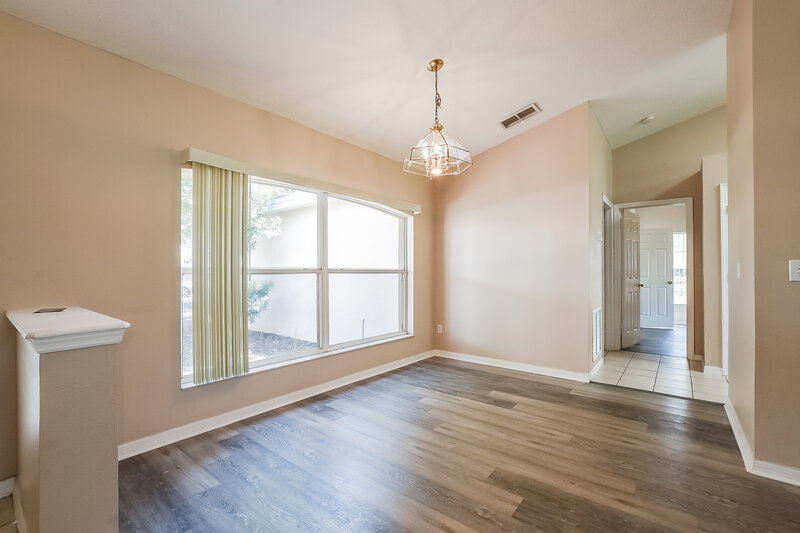 2,060/Mo, 203 Southern Breeze Dr Minneola, FL 34715 Dining Room View
