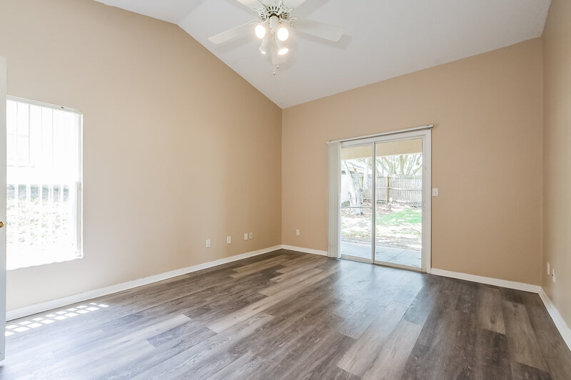 2,060/Mo, 203 Southern Breeze Dr Minneola, FL 34715 Main Bedroom View
