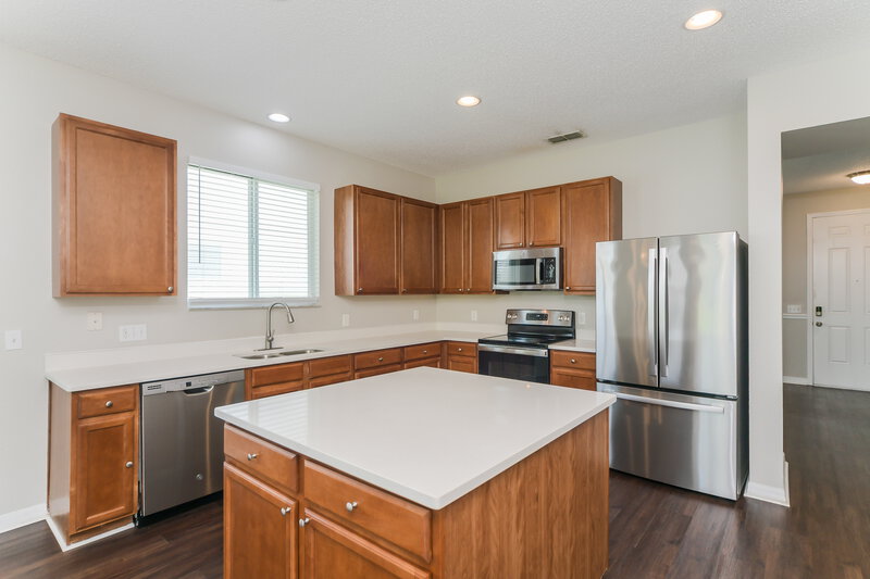 2,205/Mo, 917 Anchorage Ln Kissimmee, FL 34744 Kitchen View