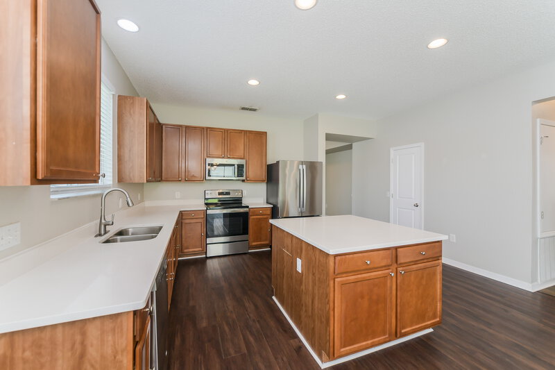 2,205/Mo, 917 Anchorage Ln Kissimmee, FL 34744 Kitchen View 2