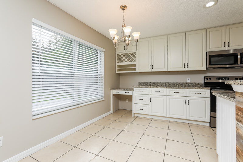 2,815/Mo, 2204 Heathwood Cir Orlando, FL 32828 Dining Room View